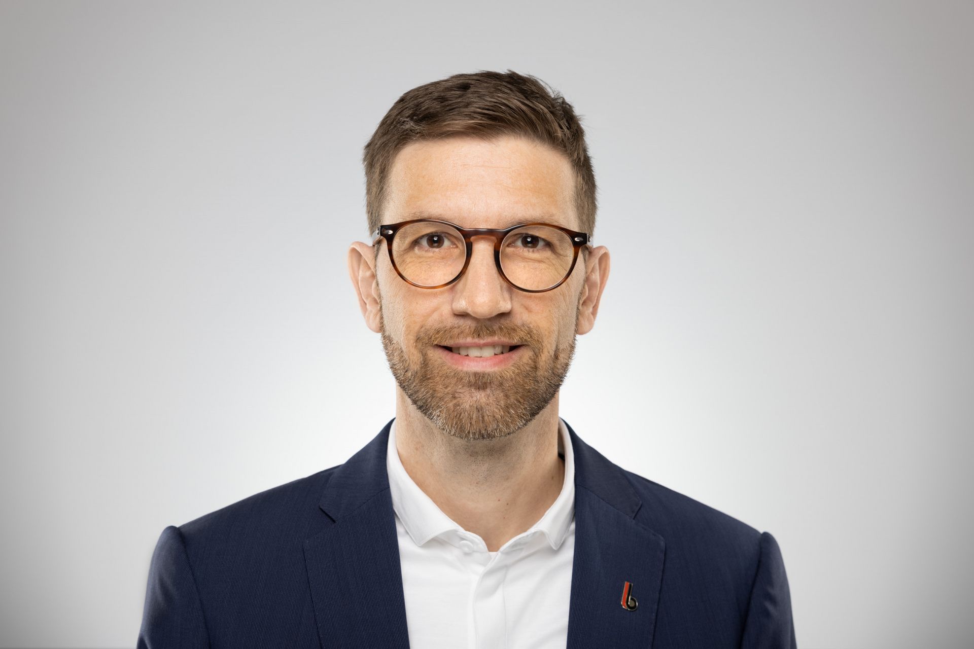 Ihr Ansprechpartner wenn es um Digitalisierung geht, Dominik Büsch